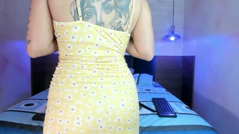 Snapshot of melanieroux chatting on 12, 9, 2025 Melanie Roux online show from 12, 9, 2025