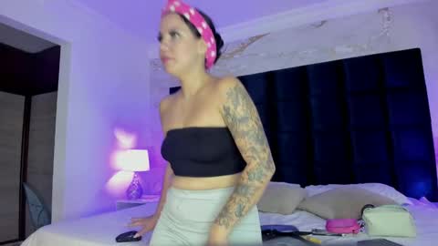 Snapshot of melanieroux chatting on 27, 9, 2025 Melanie Roux online show from 27, 9, 2025