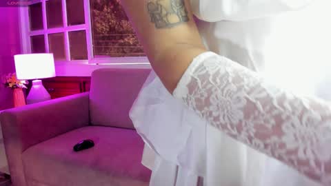 Snapshot of melanieroux chatting on 6, 10, 2025 Melanie Roux online show from 6, 10, 2025