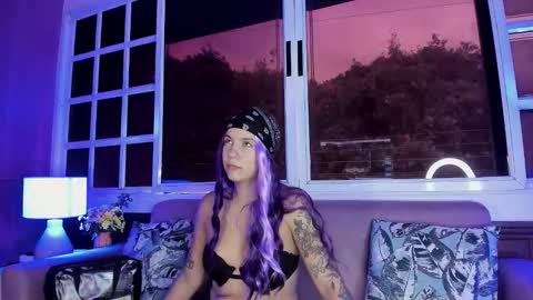 Snapshot of melanieroux chatting on 25, 10, 2025 Melanie Roux online show from 25, 10, 2025