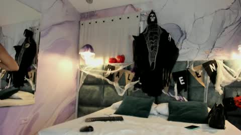 Snapshot of melanieroux chatting on 29, 10, 2025 Melanie Roux online show from 29, 10, 2025