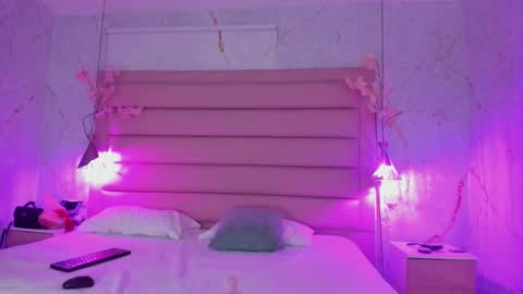 Snapshot of melanieroux chatting on 29, 11, 2025 Melanie Roux online show from 29, 11, 2025