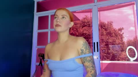 Snapshot of melanieroux chatting on 6, 4, 2026 Melanie Roux online show from 6, 4, 2026