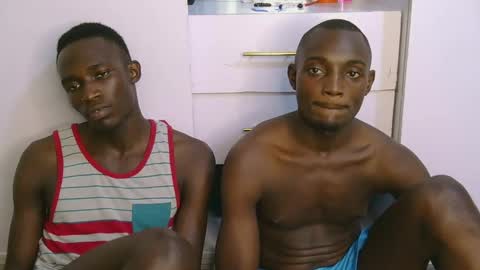 Snapshot of melanin_hotguys chatting on 5, 3, 2025 MEDDY AND Faizal online show from 5, 3, 2025