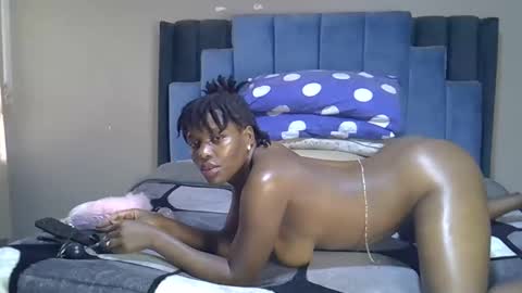 Snapshot of melanin_moon chatting on 2, 3, 2026 Moon online show from 2, 3, 2026