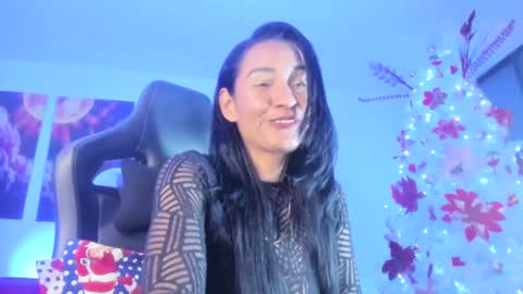 melannia_hills online show from 19, 12, 2024