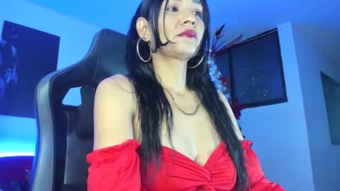 melannia_hills online show from 25, 12, 2024