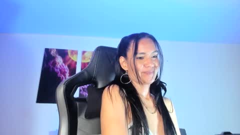 melannia_hills online show from 20, 1, 2025