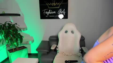 MelanyLuv online show from 6, 2, 2025