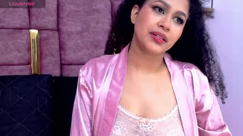 LAURA online show from 4, 10, 2025