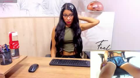 Snapshot of melanywayne_ chatting on 13, 11, 2025 Melany online show from 13, 11, 2025