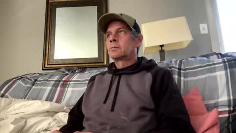 Tan lines online show from 17, 11, 2025