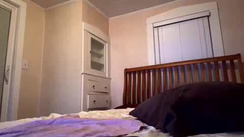 Tan lines online show from 16, 1, 2026