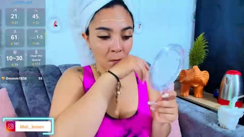    Independent model online show from 14, 12, 2025