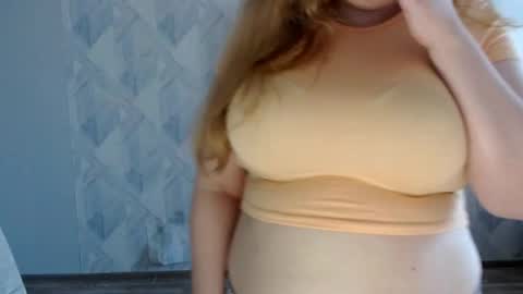 Snapshot of melina_beauty chatting on 8, 6, 2026 Melina online show from 8, 6, 2026
