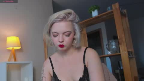 Snapshot of melinamonroe chatting on 2, 10, 2025 My name is Melina online show from 2, 10, 2025