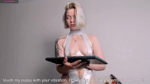 Snapshot of melinamonroe chatting on 25, 10, 2025 My name is Melina online show from 25, 10, 2025