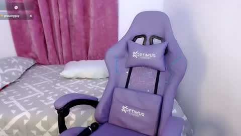 Snapshot of melinna706702 chatting on 8, 10, 2025 melinna706702 online show from 8, 10, 2025