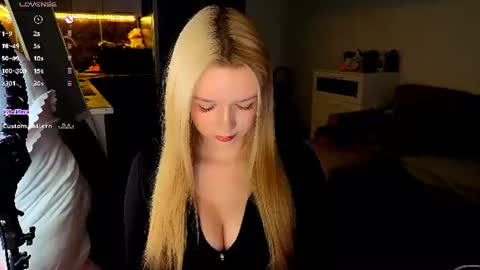 Mel or Lissa 3 Welcome here online show from 17, 7, 2026