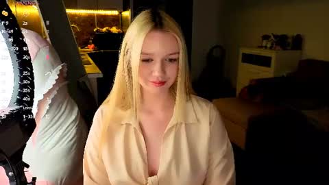 Mel or Lissa 3 Welcome here online show from 20, 7, 2026