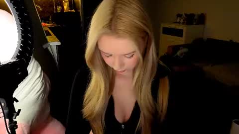 Mel or Lissa 3 Welcome here online show from 25, 7, 2026