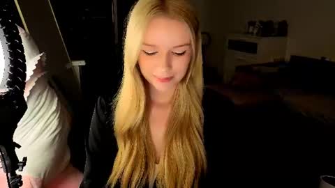 Mel or Lissa 3 Welcome here online show from 26, 7, 2026