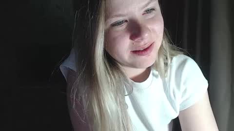 Melissa  Ray online show from 9, 12, 2024
