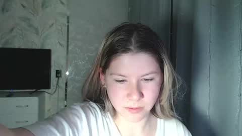 Melissa  Ray online show from 30, 1, 2025