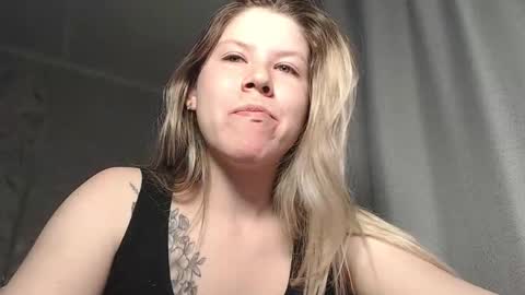 Melissa  Ray online show from 11, 3, 2025