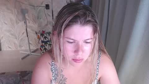 Melissa  Ray online show from 8, 9, 2025