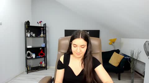 Snapshot of melissawiliam chatting on 5, 2, 2025 melissawiliam online show from 5, 2, 2025