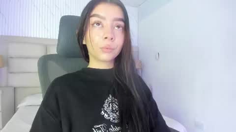 Snapshot of mellove_ chatting on 20, 6, 2026 Mel online show from 20, 6, 2026