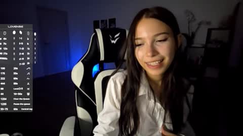 Snapshot of mellowpearl chatting on 24, 10, 2025 EVA online show from 24, 10, 2025