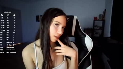 Snapshot of mellowpearl chatting on 29, 10, 2025 EVA online show from 29, 10, 2025