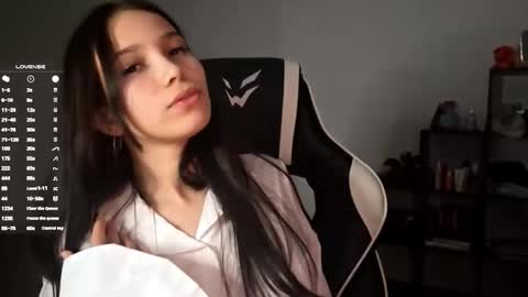 Snapshot of mellowpearl chatting on 6, 11, 2025 EVA online show from 6, 11, 2025