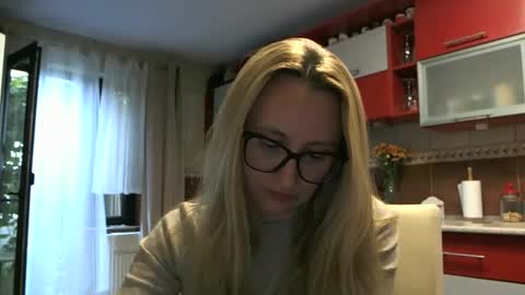 Melly online show from 10, 9, 2025