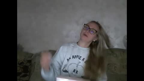 Melly online show from 7, 10, 2025