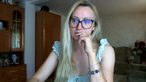 Snapshot of melly_rosey chatting on 26, 6, 2026 Melly online show from 26, 6, 2026