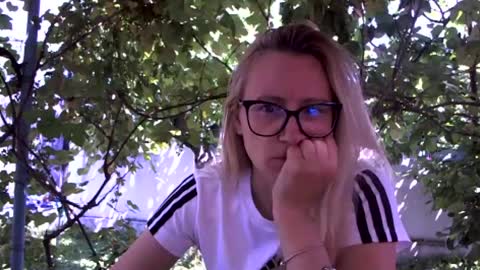 Snapshot of melly_rosey chatting on 11, 7, 2026 Melly online show from 11, 7, 2026