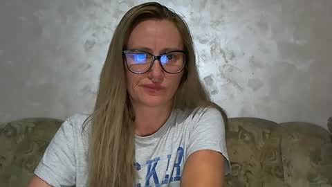 Snapshot of melly_rosey chatting on 21, 7, 2026 Melly online show from 21, 7, 2026