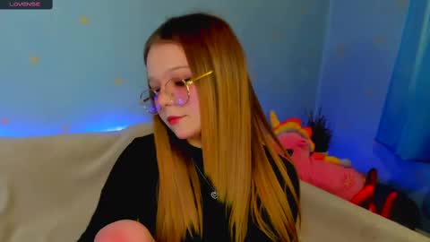 MelMooon online show from 10, 2, 2025