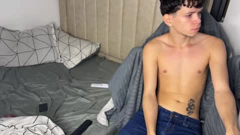 Snapshot of melo_twink chatting on 25, 12, 2024 Melo online show from 25, 12, 2024