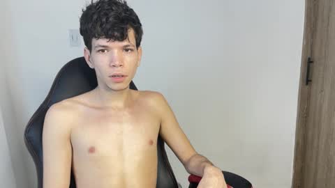 Snapshot of melo_twink chatting on 13, 1, 2025 Melo online show from 13, 1, 2025