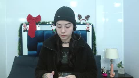 Snapshot of meloddy_collins chatting on 5, 12, 2024 Meloddy Coliins online show from 5, 12, 2024