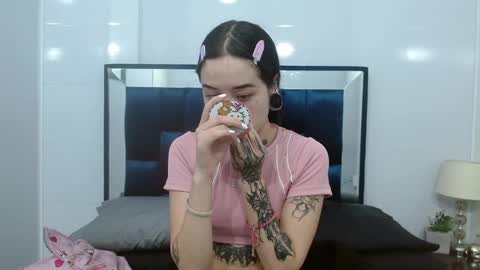 Snapshot of meloddy_collins chatting on 19, 2, 2025 Meloddy Coliins online show from 19, 2, 2025
