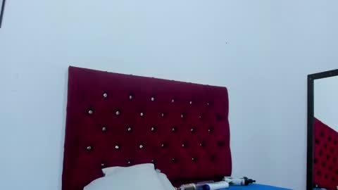 Snapshot of meloddy_megann chatting on 1, 5, 2026 Melody online show from 1, 5, 2026