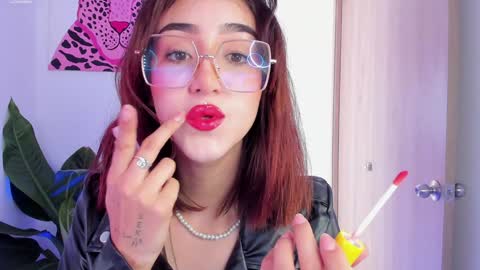 Snapshot of melodie_roy chatting on 5, 2, 2025 Melodie Roy 999 online show from 5, 2, 2025