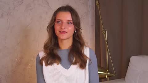 Snapshot of melodiedesher chatting on 15, 9, 2025 Nancy online show from 15, 9, 2025