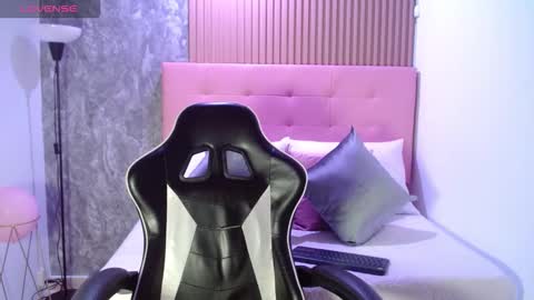 Snapshot of melody_bleir chatting on 3, 10, 2025 Melody online show from 3, 10, 2025