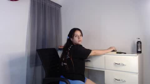 Snapshot of melody_bleir chatting on 22, 11, 2025 Melody online show from 22, 11, 2025